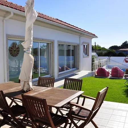 4 Bedrooms With Private Pool Sauna And Enclosed Garden At 1 Km Away From The Beach