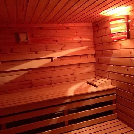 4 Bedrooms With Private Pool Sauna And Enclosed Garden At 1 Km Away From The Beach